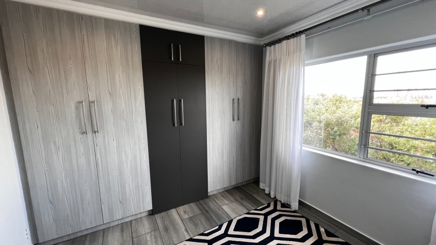 4 Bedroom Property for Sale in Langenhovenpark Free State